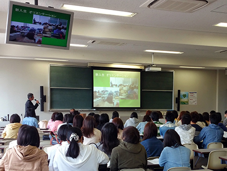 文学部言語表現学科の新入生オリエンテーション