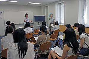 国際教養学部のロシア語の模擬講義