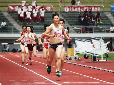 女子800優勝竹内主将ゴール_0829.jpgのサムネール画像