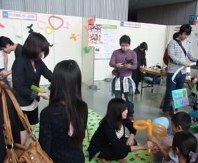 山田研究室出展ブース.JPG