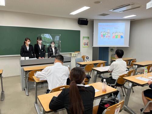 20220719　学生の報告の様子１.jpg