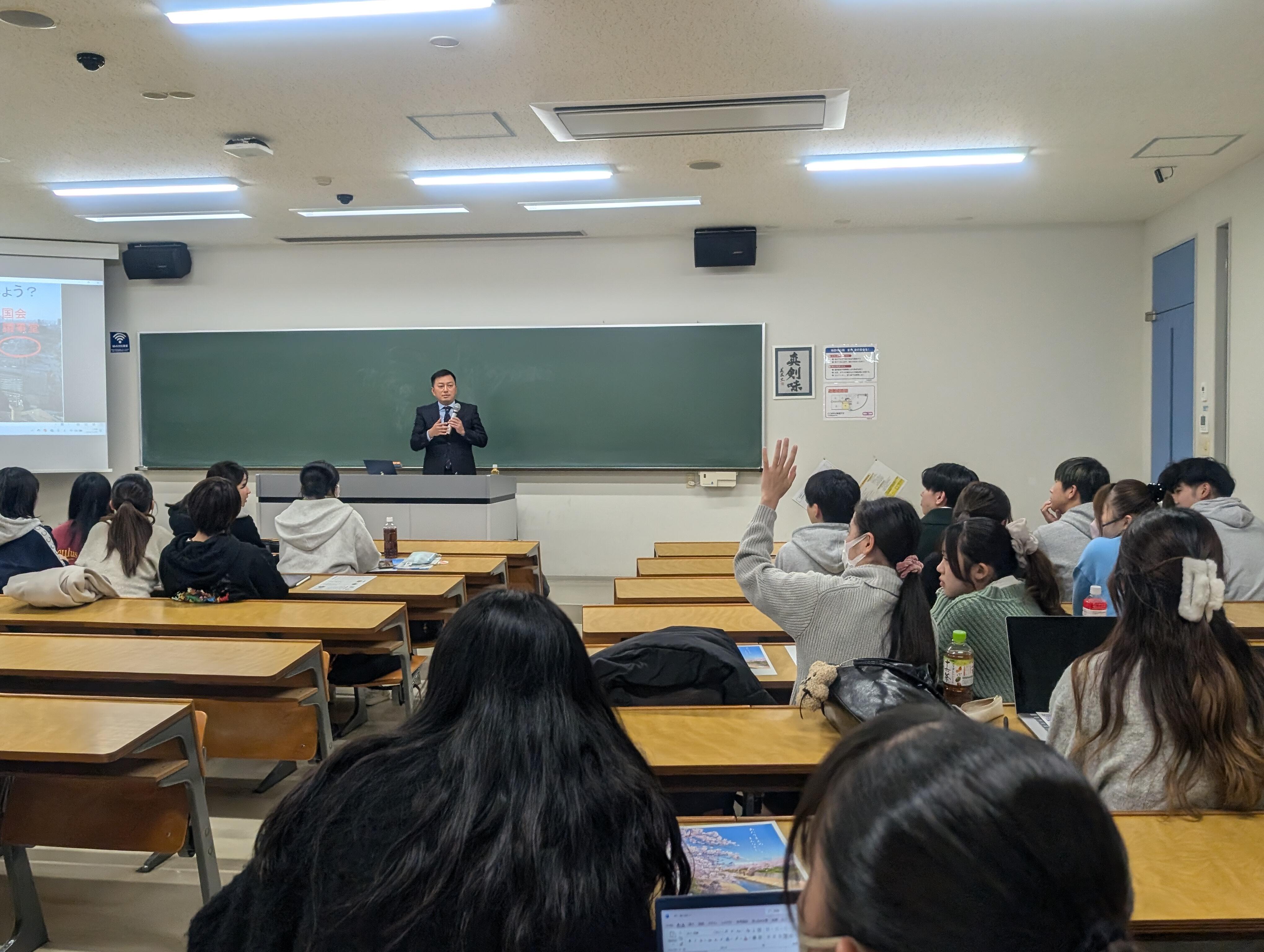 07_挙手.jpg