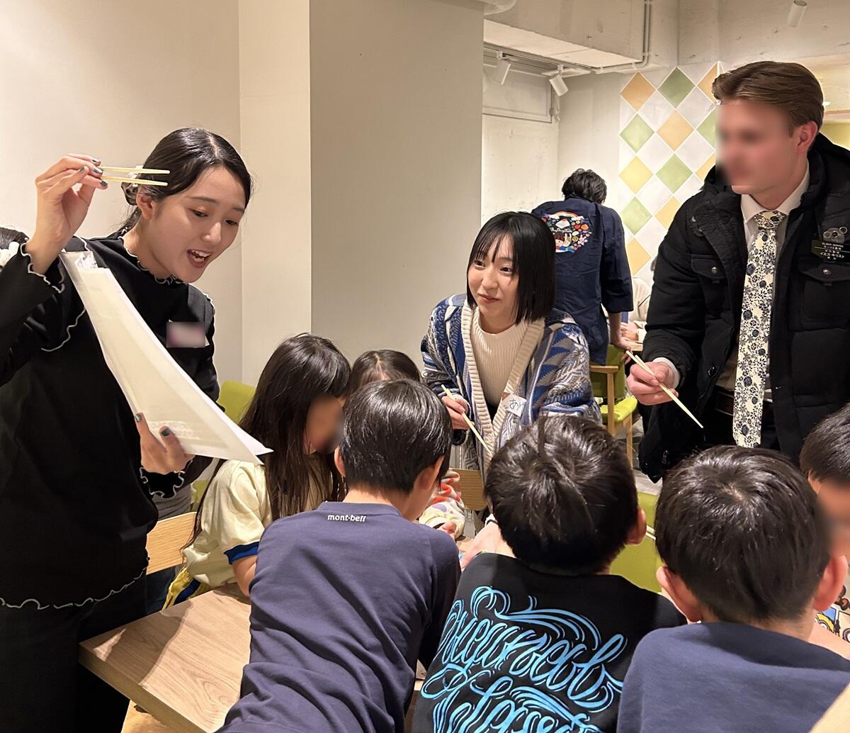 箸の持ち方講座の様子.jpg