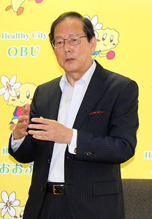 安村学長.jpg