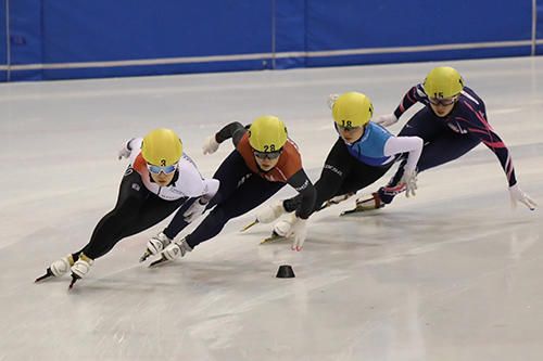 HP1500㍍で先頭を行く小池選手.jpg