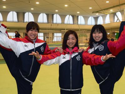 体操３選手　４月縮小.jpgのサムネール画像