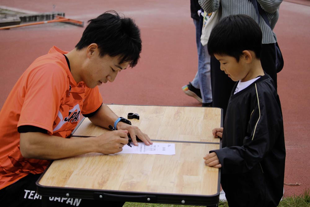 ④川端選手サイン会.jpg