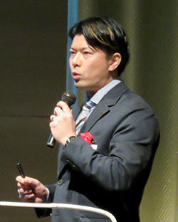 渡邊准教授の講演.jpg