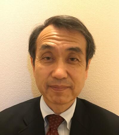 写真修正(中京大学経営学部教授・吉田康英) トリミング.jpg