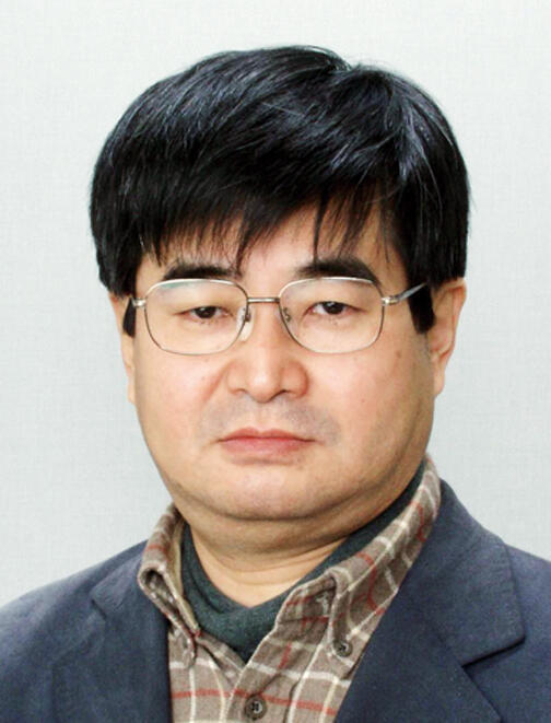 長谷川明生先生顔写真.jpg